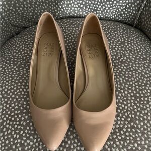 Naturalizer Tan Heels Classic Pointed Toe